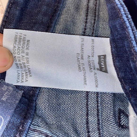 Ladies Levi’s jeans size 6 M boot cut dark blue like new​ - Picture 6 of 8